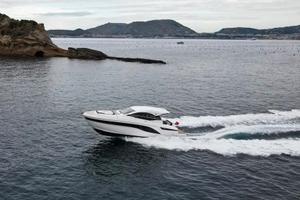 Barca a motore Bavaria SR 41 anno 2021