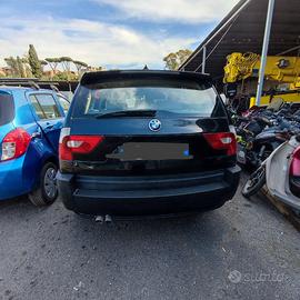 BMW X3 incidentata