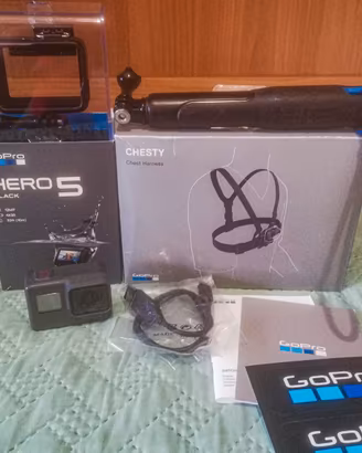 GoPro Hero 5 Black con accessori