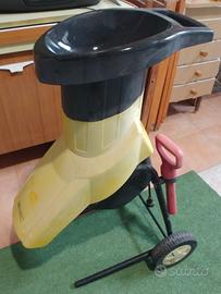 Trita rami da giardino