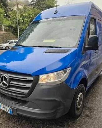 DISPONIAMO DI RICAMBI AUTO MERCEDES SPRINTER 2020 