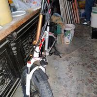 Bicicletta elettrica pieghevole