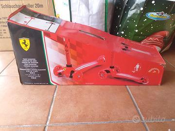 Monopattino bambino Ferrari