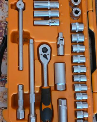  set di chiavi a bussola con cricchetto 