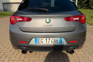 Macchina alfa giulietta