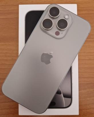 Iphone 16 Pro - 256 Gb - Titanio