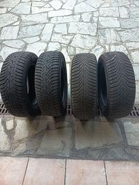 4 gomme invernali Kumho