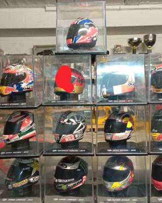 caschi  MotoGP  in scala