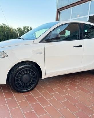 Lancia Ypsilon HYBRID soli 39000 km da 90 euro al 