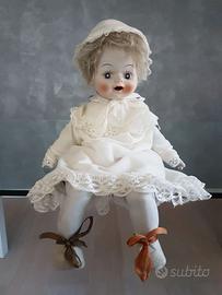 Bambola da letto   stoffa e biscuit di porcellana