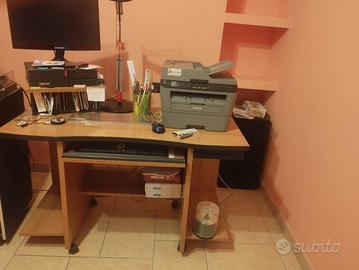 scrivania/tavolo porta pc