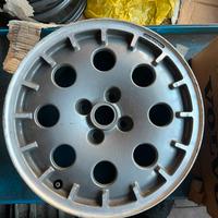 Cerchio in lega r15 lancia delta integrale