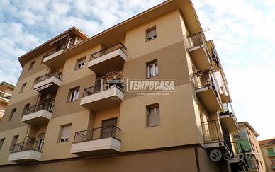 TRILOCALE CON BOX AUTO