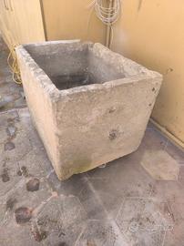 Pila antica vaso pietra