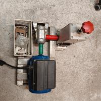 Sguaina cavi elettrici 220v