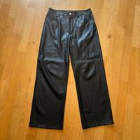Pantaloni Stradivarius pelle nera