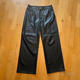 Pantaloni Stradivarius pelle nera