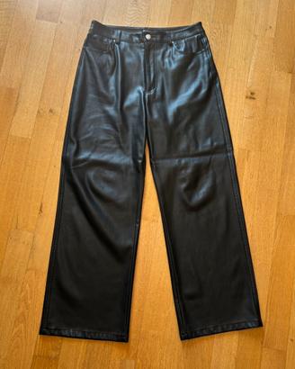 Pantaloni Stradivarius pelle nera