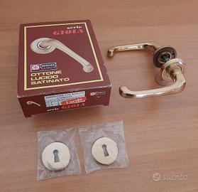 Maniglia per porta interna in legno 