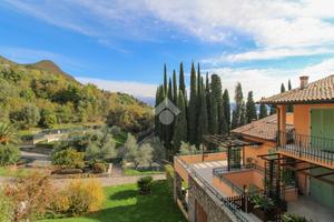 2 LOCALI A GARDONE RIVIERA