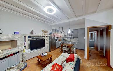 Ampio trilocale con box senza spese