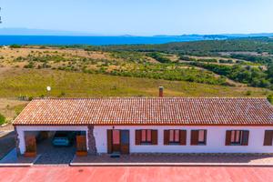 Stazzo indipendente con vista mare - Vignola