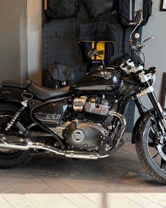 Royal Enfield Super Meteor 650 Astral