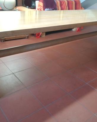 Tavolo  da design in legno massello
