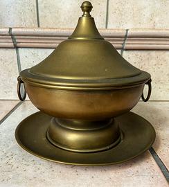 Ciotola con coperchio