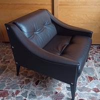 POLTRONA FRAU modello DEZZA 24 by GIO PONTI