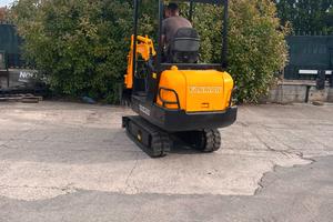 E300- ESCAVATORE YANMAR B15