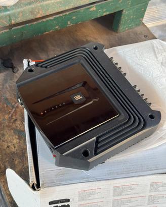 Amplificatore auto JBL