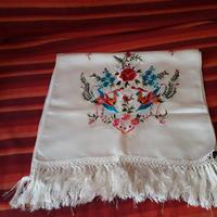 Stola seta nuova ricamata