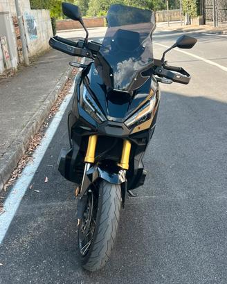 Xadv 750