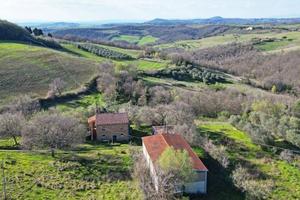 Rustico / Casale di 200 m² con 2 locali e box auto