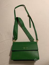 Borsa in pelle martellata verde