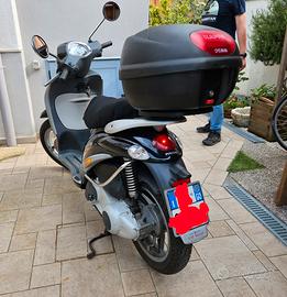 scooter piaggio liberty 200