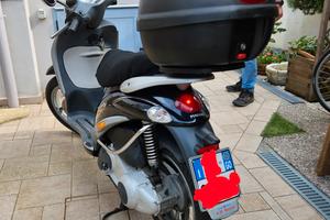 scooter piaggio liberty 200