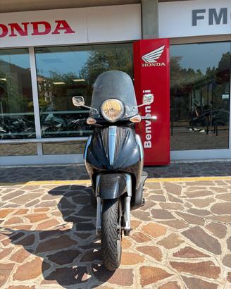 Piaggio Beverly 400 Tourer
