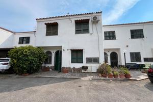 Pozzuoli via Monterusso, villa a schiera