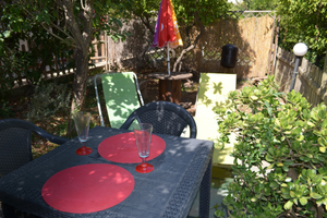 Monolocale nel verde in villa a Mondello