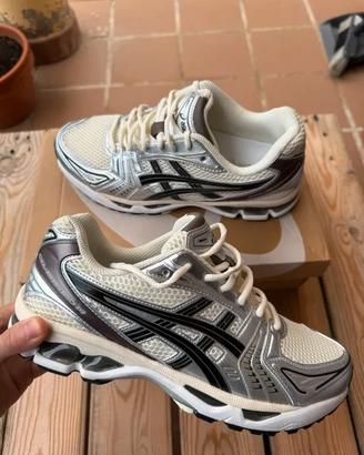 Asics gel kayano 14 nero/crema