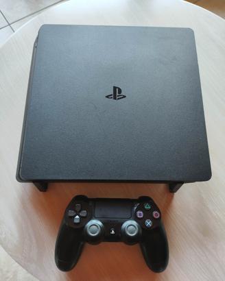 PlayStation 4 Slim 