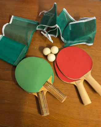 Kit da ping pong (2 reti. 3 palline e 4 racchette)