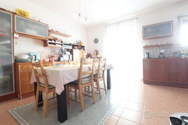 4 LOCALI A TRIESTE