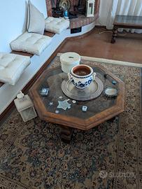 tavolo con ripiano in vetro 