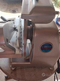 Attrezzature Affettatrice ecc...