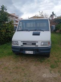 Per passaggio altro furgone