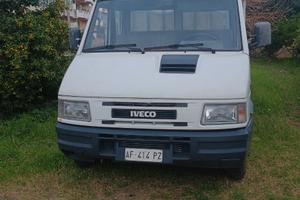 Per passaggio altro furgone