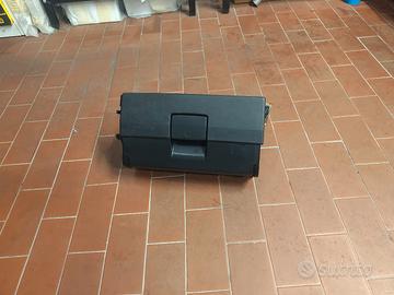 cassetto sotto sedile A3 8p